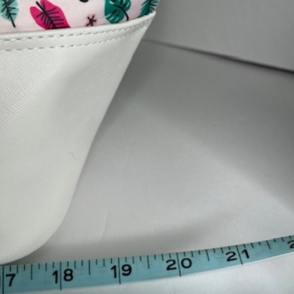 NWT Minnie Mouse Weekender/Diaper bag - Picture 2 of 4